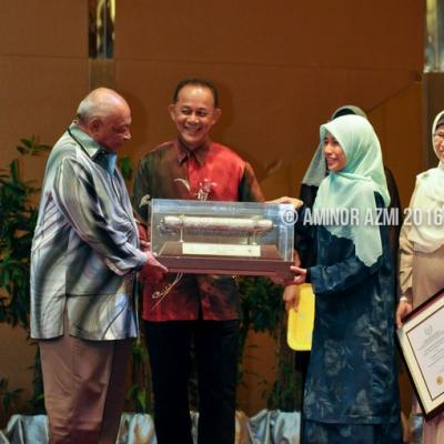 Akshah2011 28